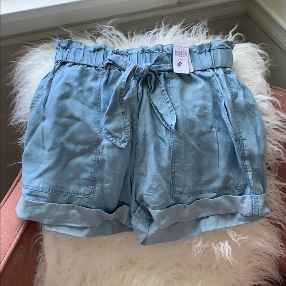 AERIE - Loose Light Denim Flowy Shorts